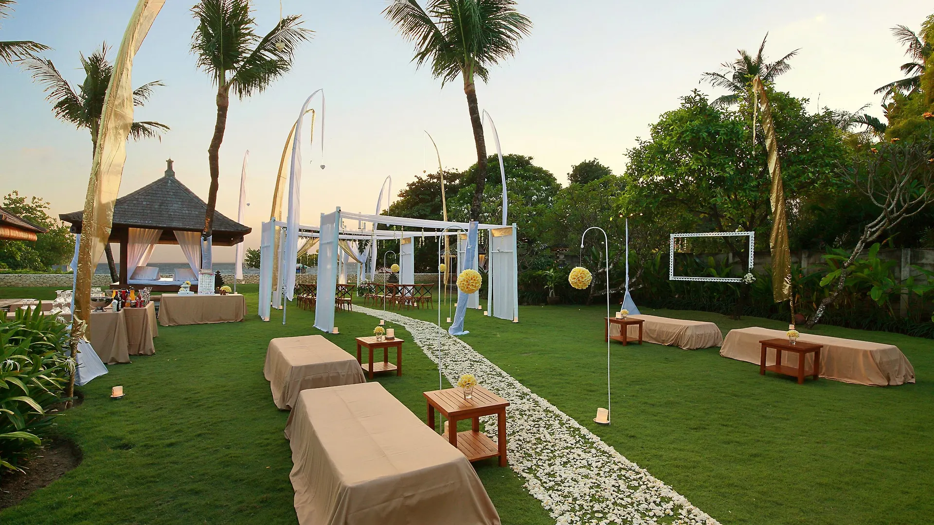 Bali Niksoma Boutique Beach Resort Legian  5*, Legian (Bali) Indonesia